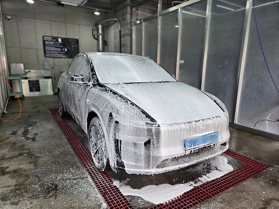 Tesla Model Y PPF施工事例|費用目安と仕上がり 施工写真 2-2
