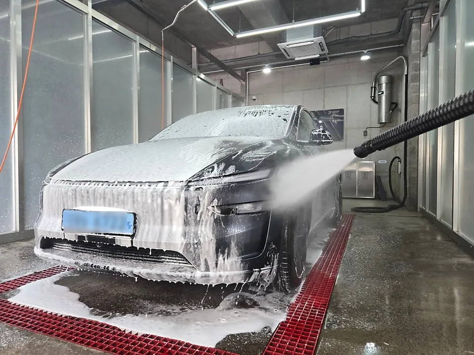 Tesla Model Y PPF施工事例|費用目安と仕上がり 施工写真 3-2