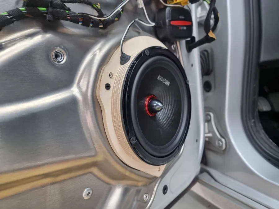 Mercedes-Benz E-Class W212 car audio - Mercedes-Benz E-Class W212 Audio Upgrade Review photo 4