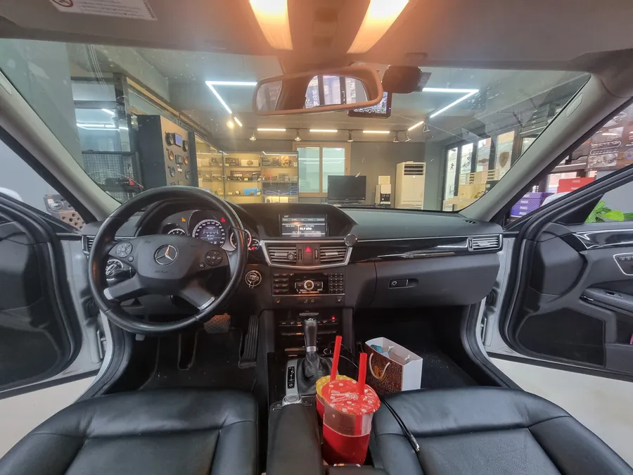 Mercedes-Benz E-Class W212のカーオーディオ施工事例 施工写真 1-2