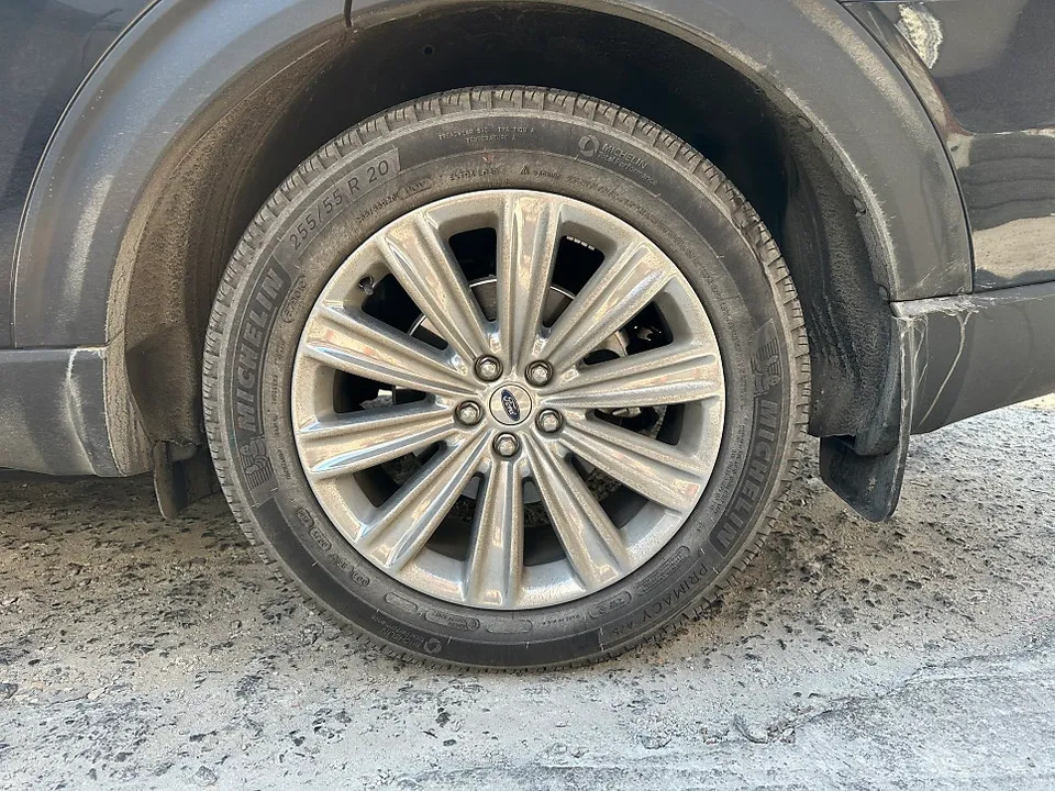 Fordのホイールリペア・塗装事例 施工写真 4
