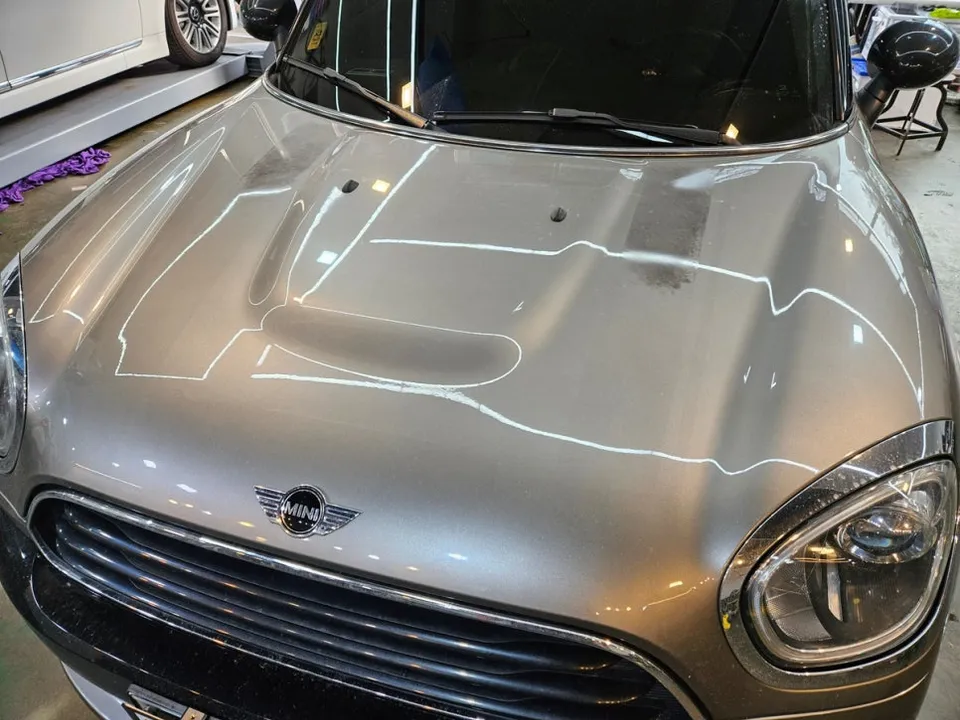 MINIクロスオーバーのカーラッピング事例｜費用目安・仕上がり 施工写真 3-1