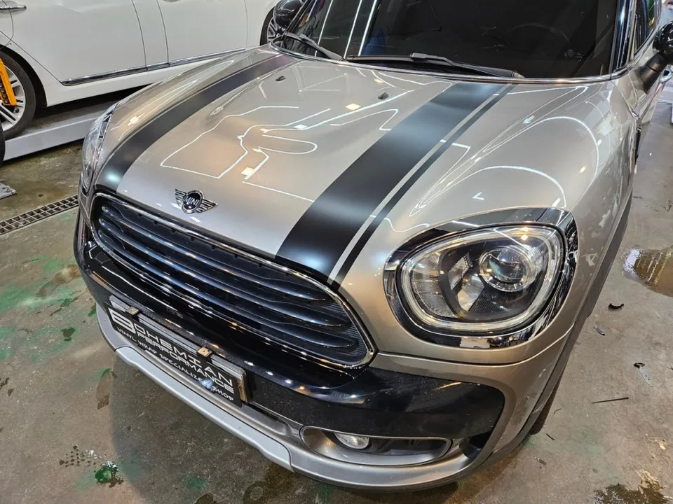 MINIクロスオーバーのカーラッピング事例｜費用目安・仕上がり 施工写真 2-2