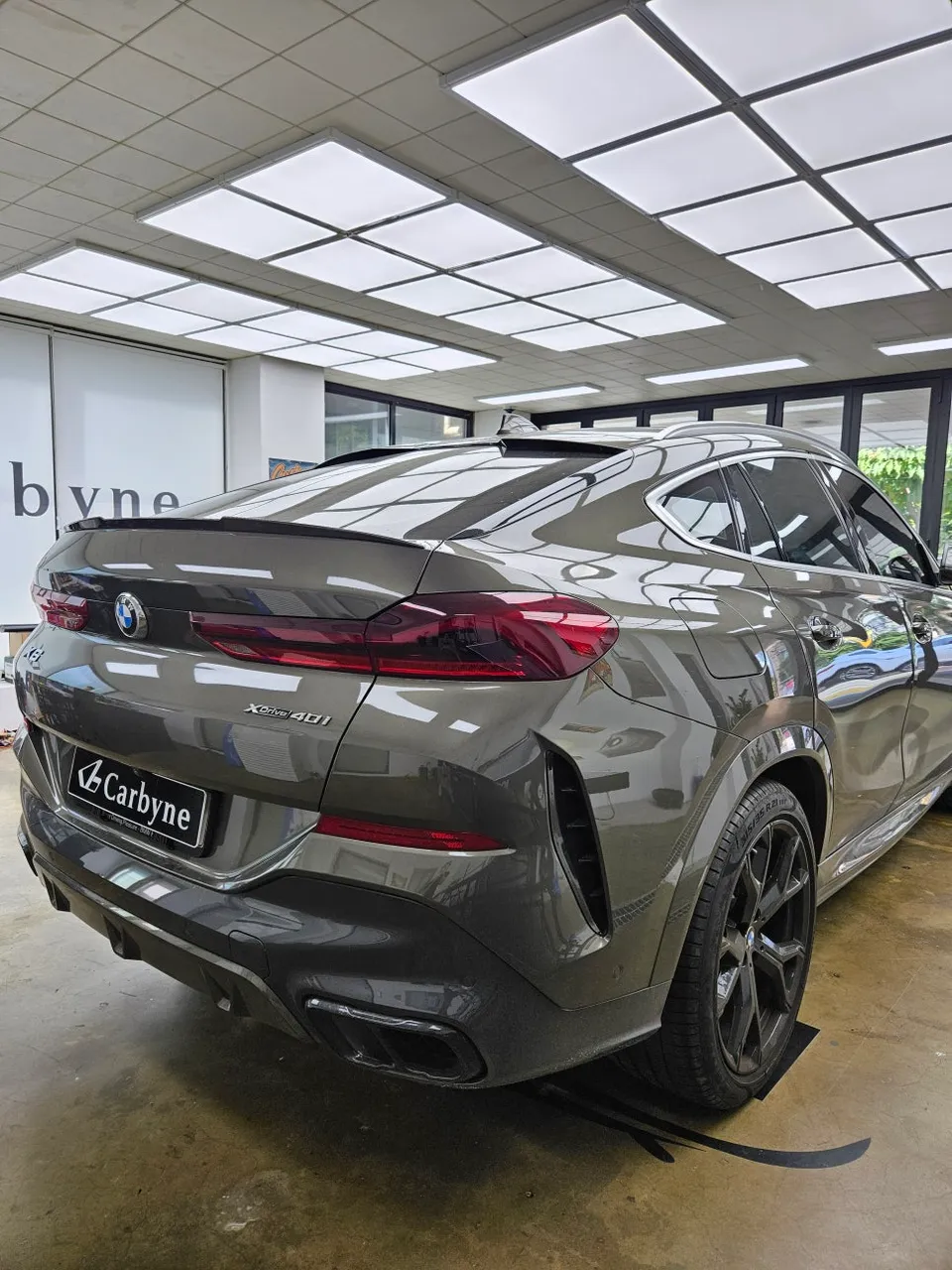BMW X6 G06 vinyl wrap - BMW X6 Vinyl Wrap Review: Brooklyn Grey Finish photo 4