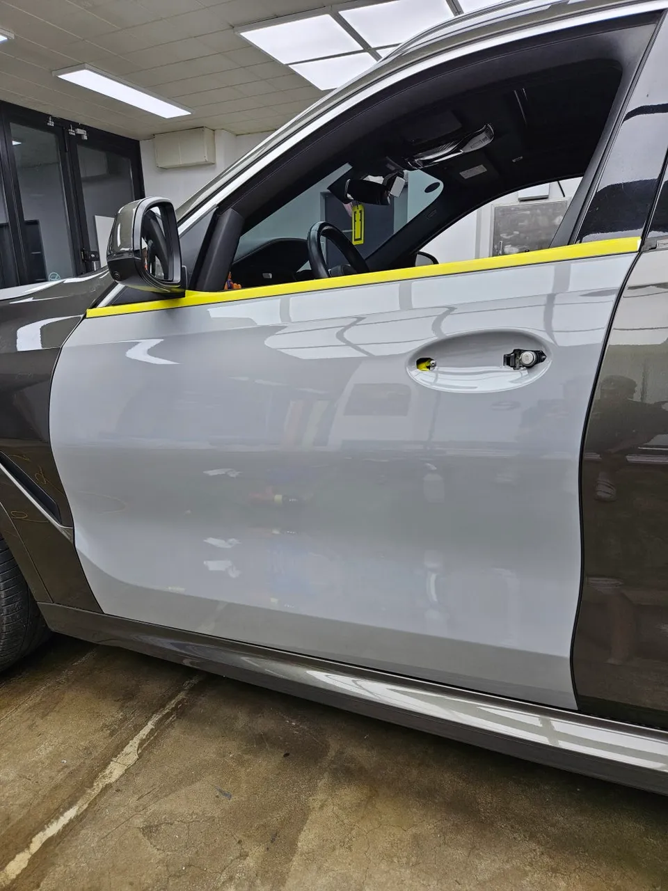 BMW X6 G06 vinyl wrap - BMW X6 Vinyl Wrap Review: Brooklyn Grey Finish photo 7