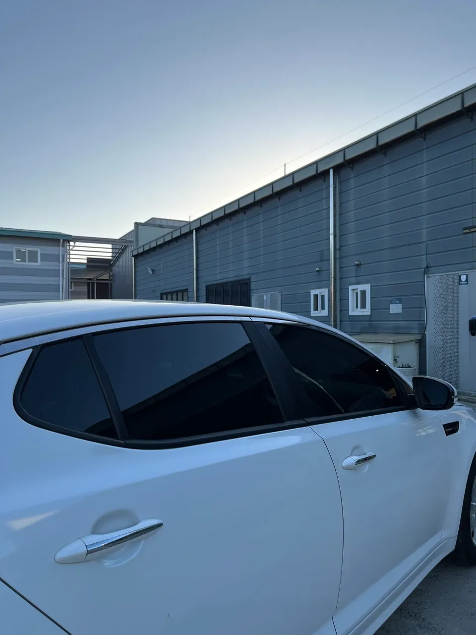 Kia K5のカーフィルム施工事例|費用目安・仕上がり 施工写真 1-3