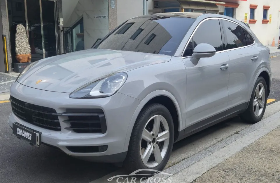 Porsche Cayenneのカーラッピング事例|費用目安・仕上がり 施工写真 3-1