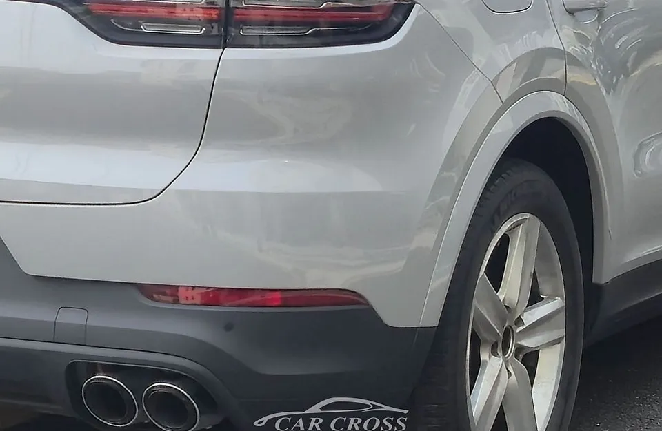 Porsche Cayenneのカーラッピング事例|費用目安・仕上がり 施工写真 1-3
