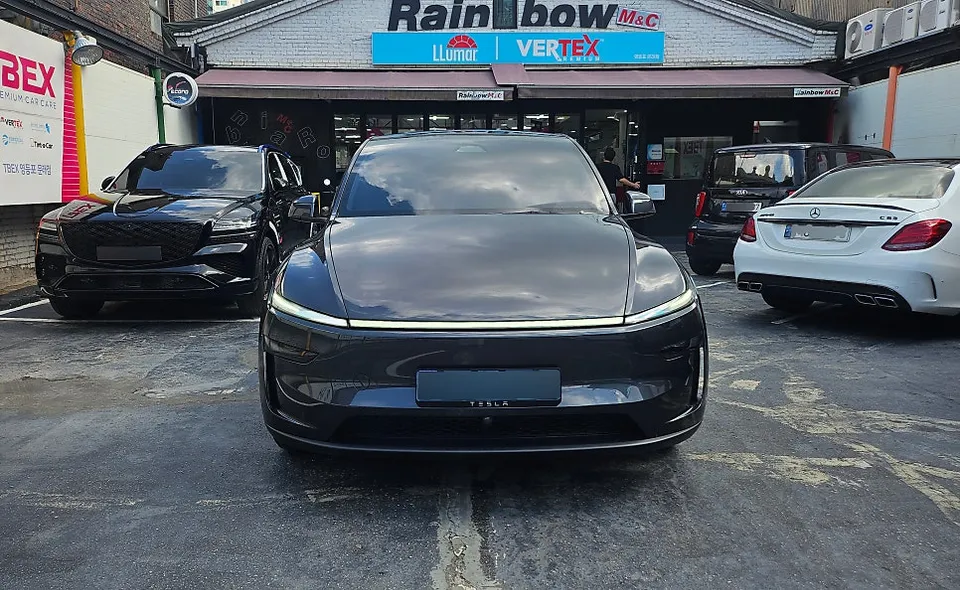 Tesla Model Y カーフィルム施工事例｜費用目安・仕上がり 写真