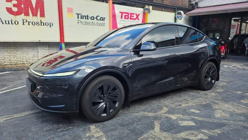 Tesla Model Y カーフィルム施工事例｜費用目安・仕上がり 施工写真 2