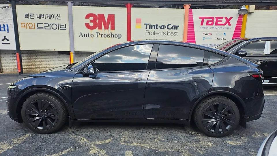 Tesla Model Y カーフィルム施工事例｜費用目安・仕上がり 施工写真 3