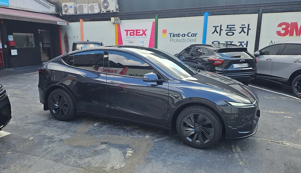 Tesla Model Y カーフィルム施工事例｜費用目安・仕上がり 施工写真 5