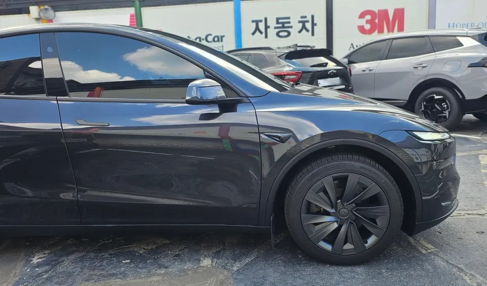 Tesla Model Y カーフィルム施工事例｜費用目安・仕上がり 施工写真 6
