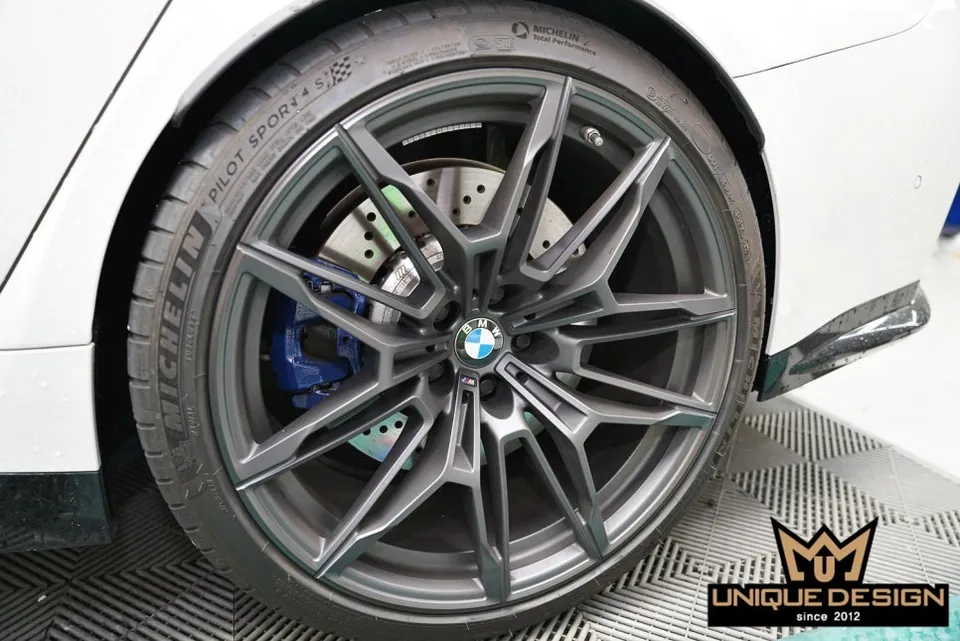 BMW M3のホイールラッピング事例|統一感を出すカスタム 施工写真 2-3