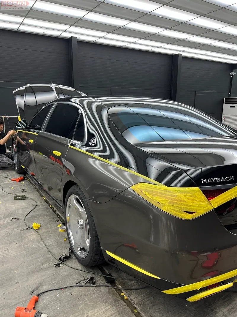 Mercedes-Benz S-Class Maybachのカーラッピング事例|費用目安・仕上がり 施工写真 1-2