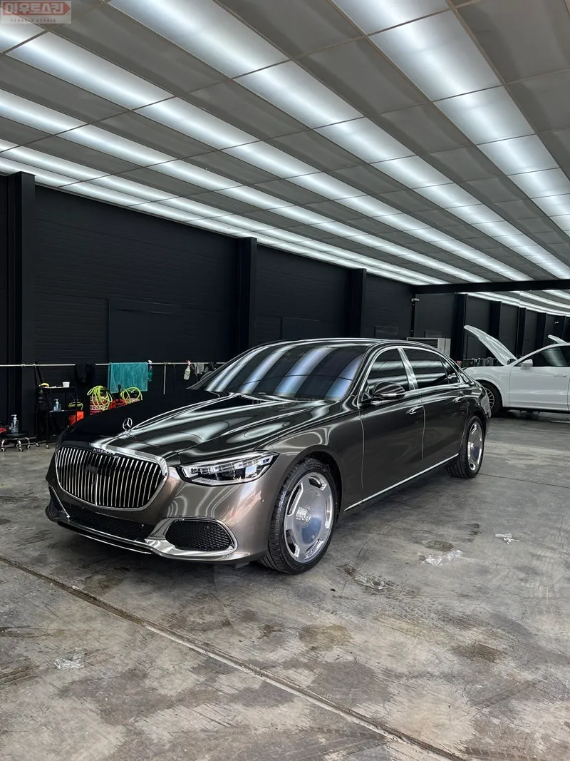 Mercedes-Benz S-Class Maybachのカーラッピング事例|費用目安・仕上がり 施工写真 3-2