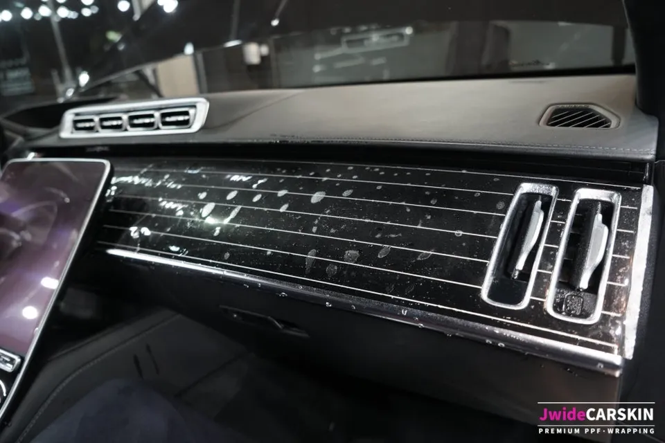 Mercedes-Benz S580 MaybachのPPF施工事例|透明度99.9%の保護膜 施工写真 3-3