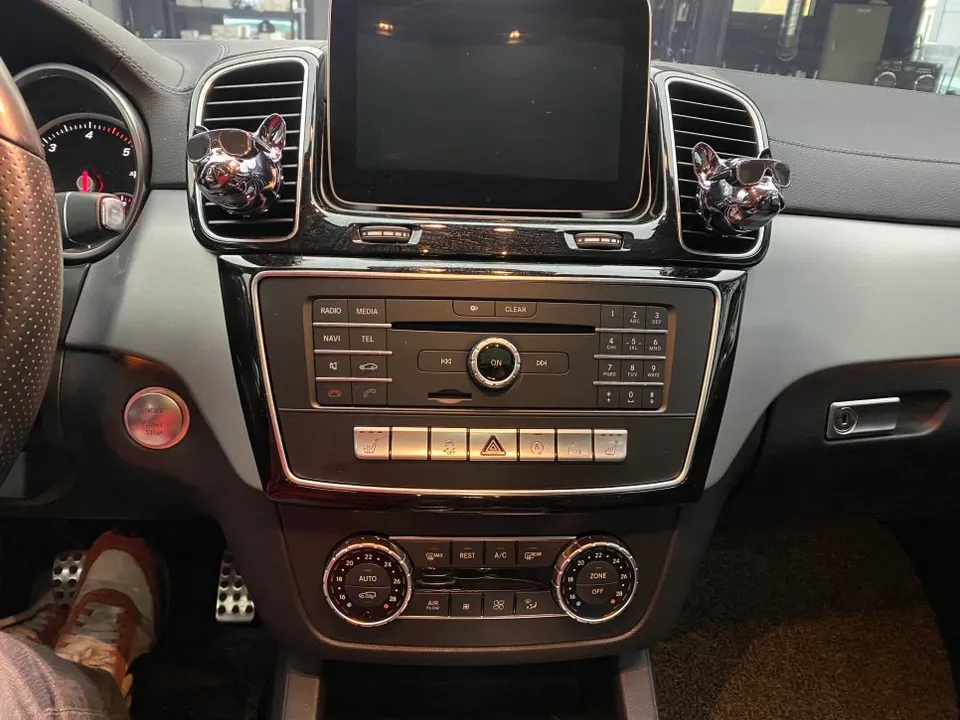 Mercedes-Benz GLE ambient lighting - Mercedes-Benz GLE Ambient Lighting Review — 12-Color Coding photo 6