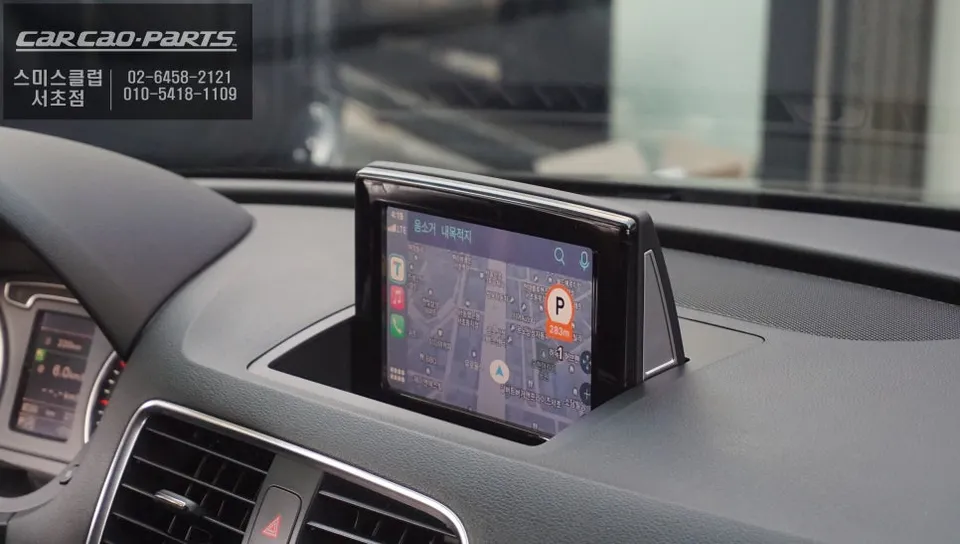 Audi Q3のAndroid Auto・CarPlay取付事例 施工写真 3-1