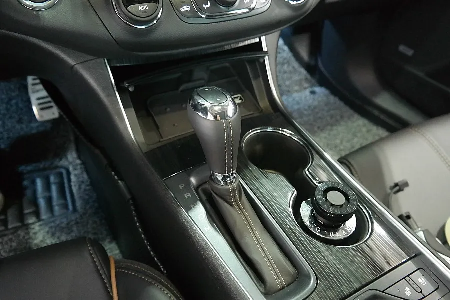 Chevrolet Impala steering wheel - Chevrolet Impala Steering Wheel Customization Review photo 3