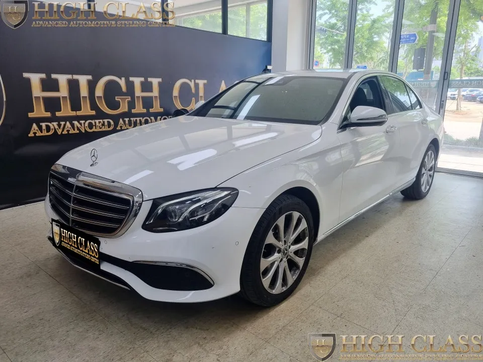 Mercedes-Benz E-Class W213 ambient lighting installation result