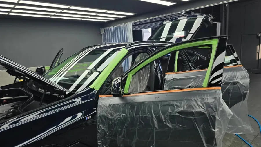 BMW X6 カーフィルム施工事例｜断熱・スモーク 施工写真 1-1