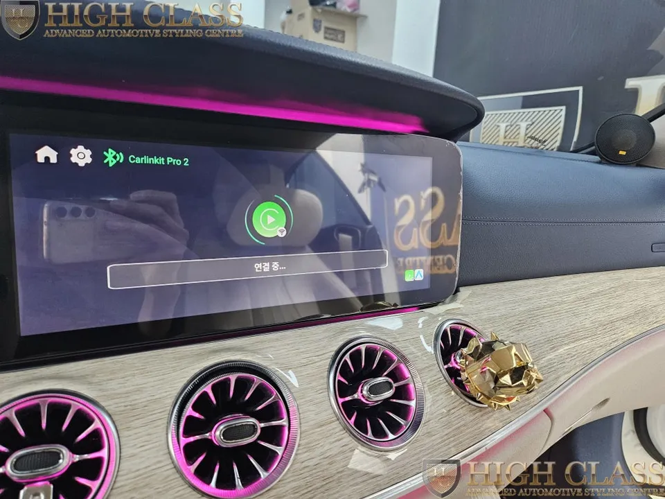 Mercedes-Benz E-Class CabrioletのAndroid Auto・CarPlay取付事例 施工写真 4-2