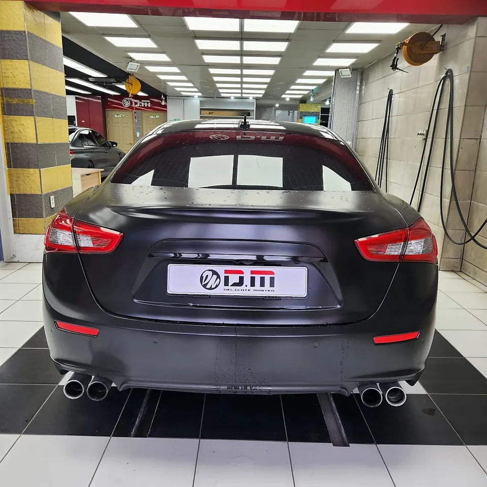 Maserati Ghibliのカーラッピング事例｜費用目安・仕上がり 施工写真 3-1