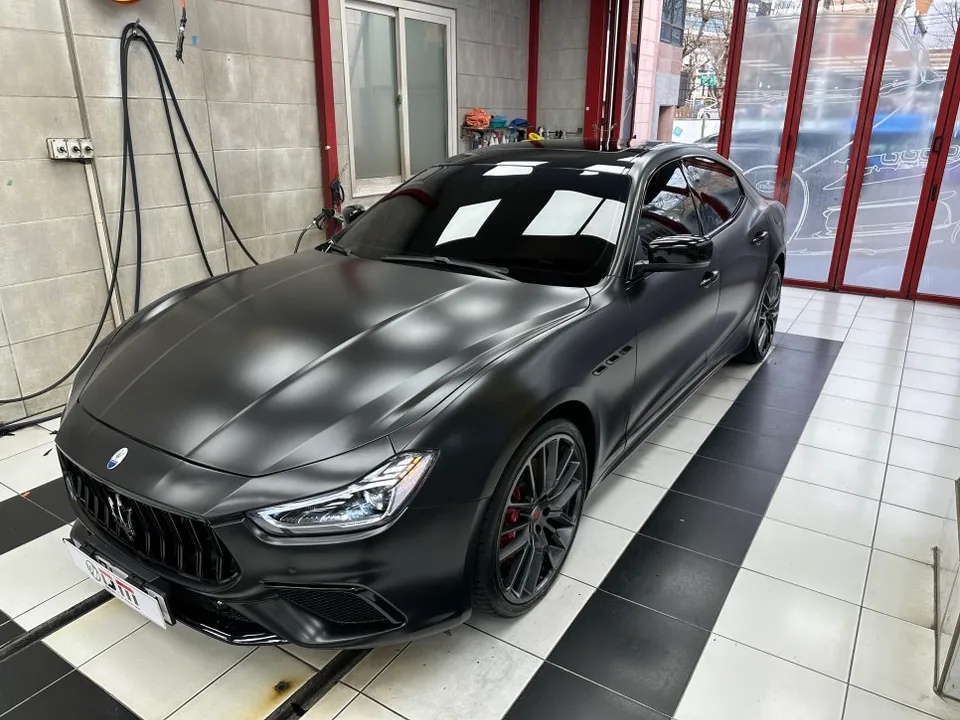 Maserati Ghibliのカーラッピング事例｜費用目安・仕上がり 施工写真 2-2