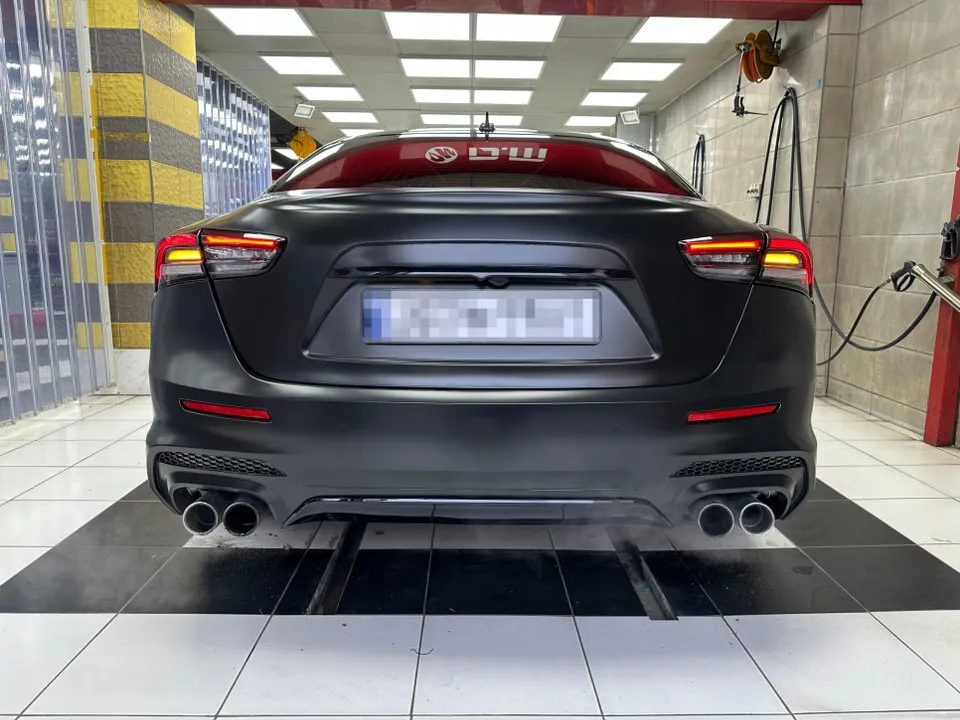 Maserati Ghibliのカーラッピング事例｜費用目安・仕上がり 施工写真 3-2