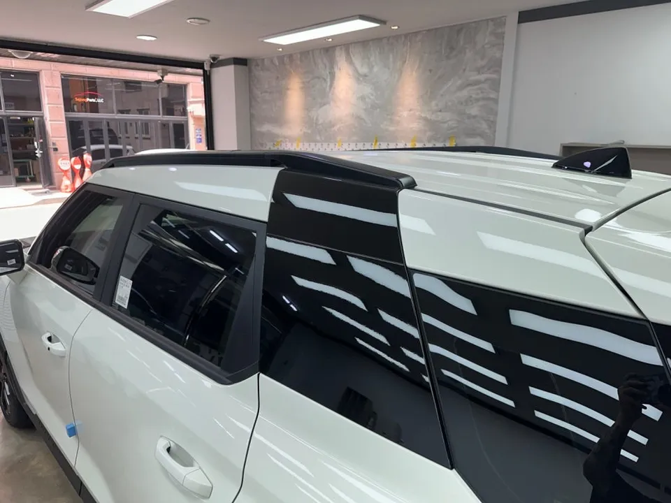 KG Mobility Torresのカーラッピング事例|費用目安・仕上がり 施工写真 3-1