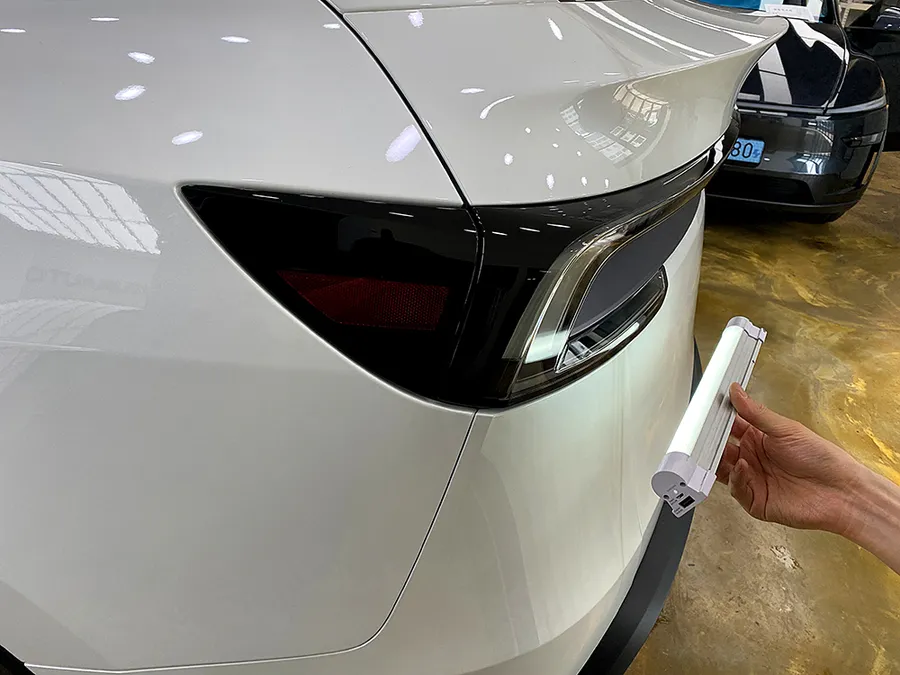 Tesla Model Yのカーフィルム施工事例|費用目安・仕上がり 施工写真 2-2