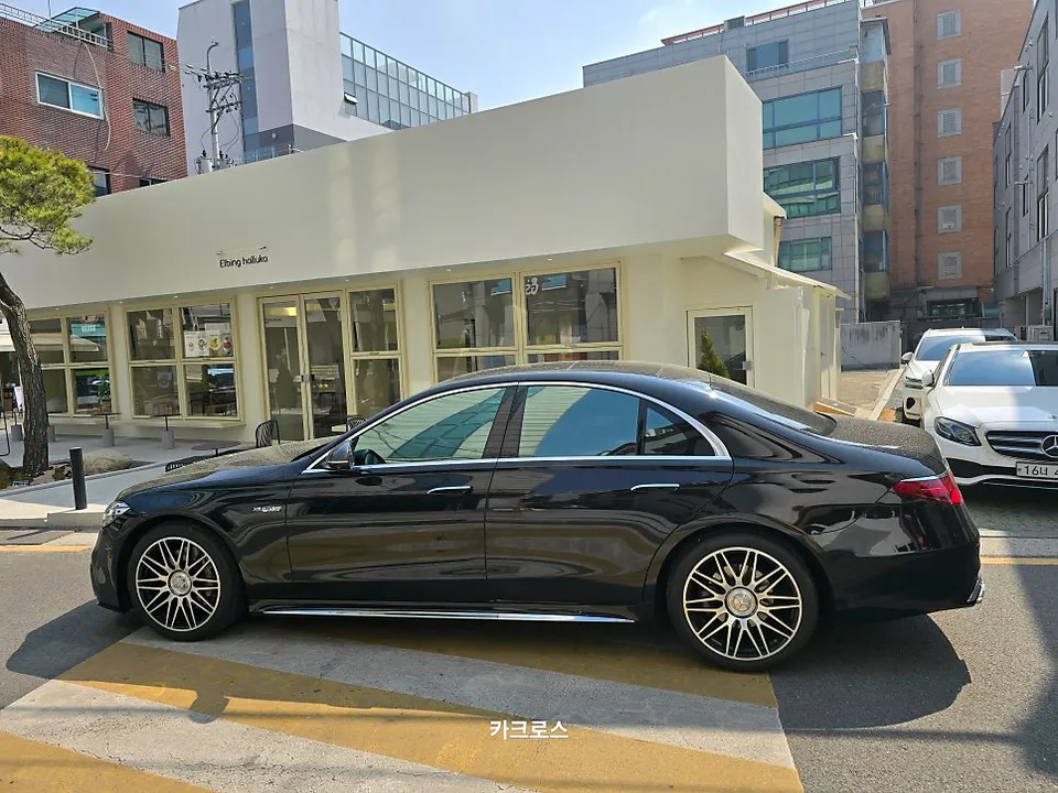 メルセデス・ベンツ Sクラス W223のカーラッピング事例 施工写真 2-1