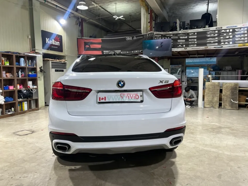 BMW X6 カーラッピング事例|費用目安・仕上がり 施工写真 3-1