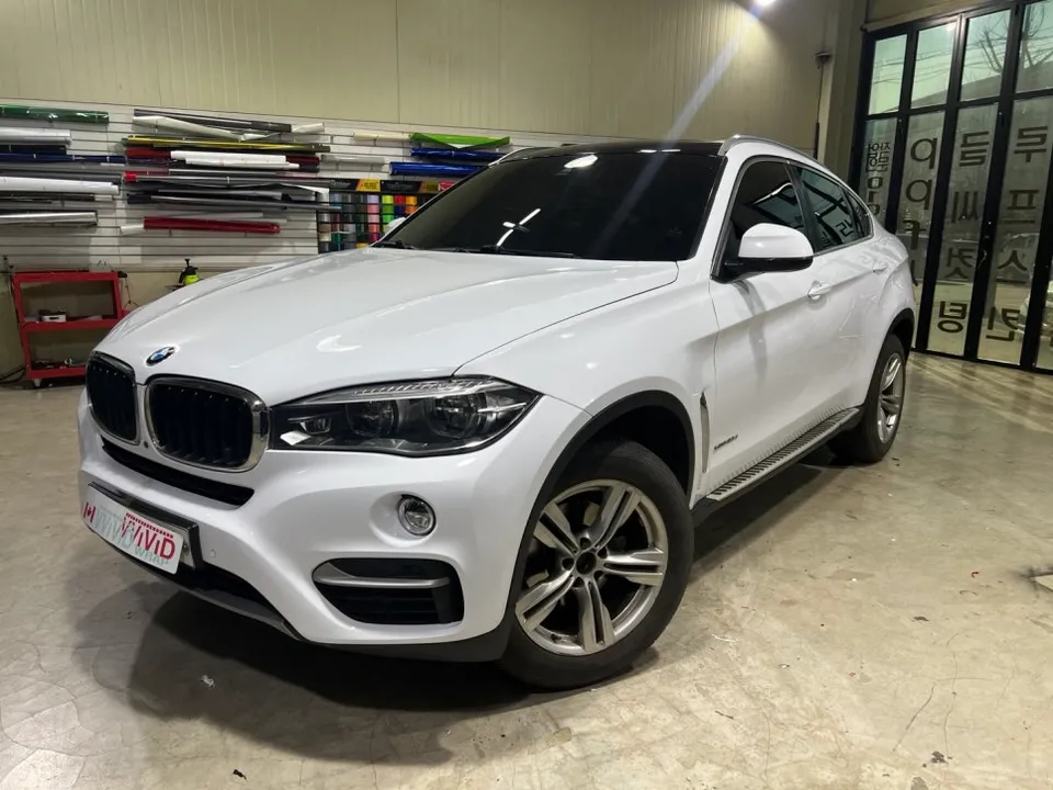 BMW X6 カーラッピング事例|費用目安・仕上がり 施工写真 1-2