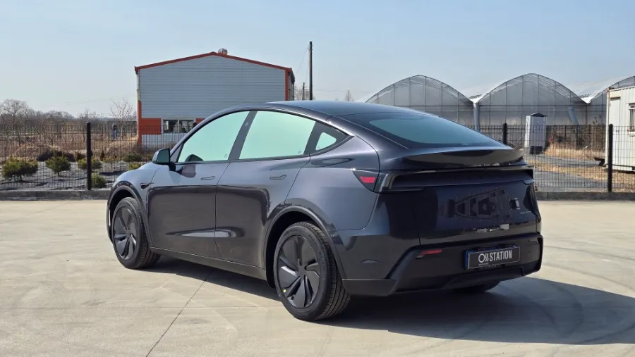 Tesla Teslaのカーフィルム施工事例 施工写真 2-2