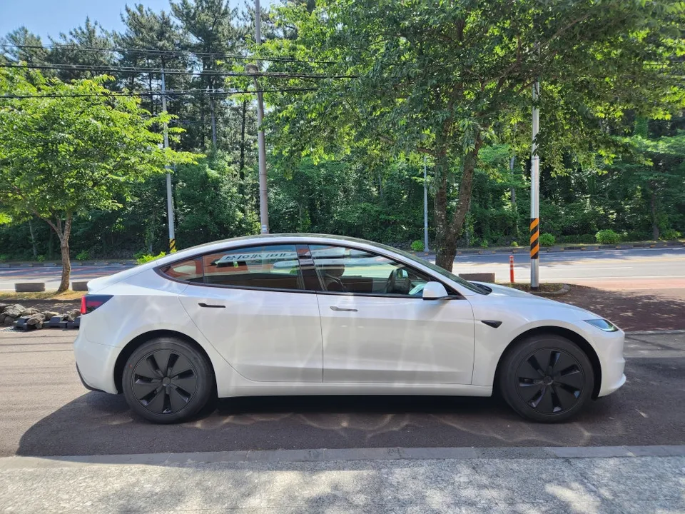 Tesla Model 3 PPF施工事例｜費用目安と仕上がり 施工写真 2-1