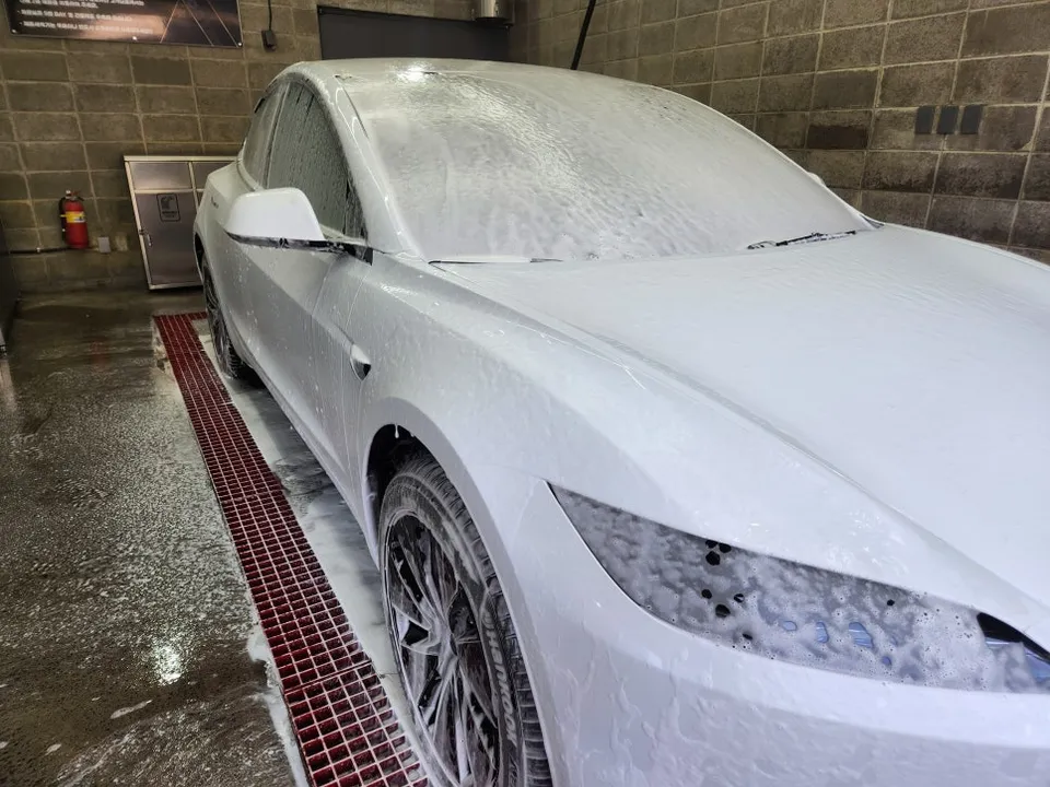Tesla Model 3 PPF施工事例｜費用目安と仕上がり 施工写真 1-3