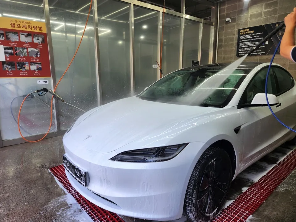 Tesla Model 3 PPF施工事例｜費用目安と仕上がり 施工写真 2-3