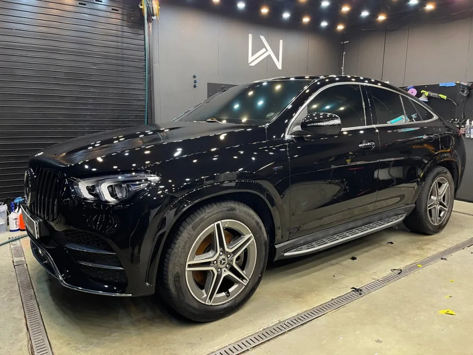 Mercedes-Benz GLEのカーラッピング事例｜費用目安・仕上がり 施工写真 2-1