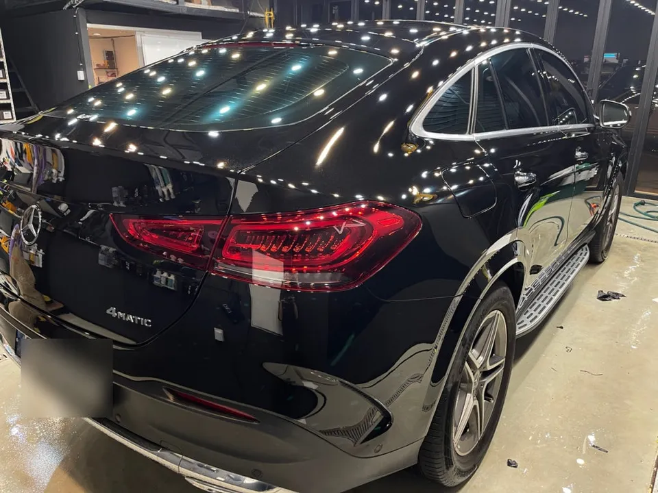 Mercedes-Benz GLEのカーラッピング事例｜費用目安・仕上がり 施工写真 3-1