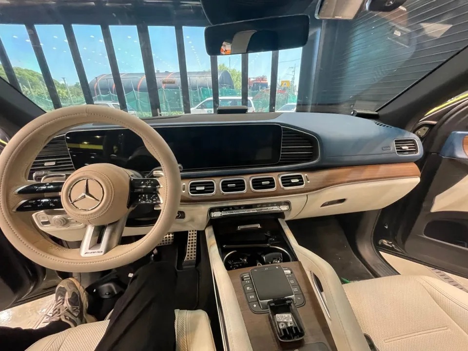 Mercedes-Benz GLEのカーラッピング事例｜費用目安・仕上がり 施工写真 2-2