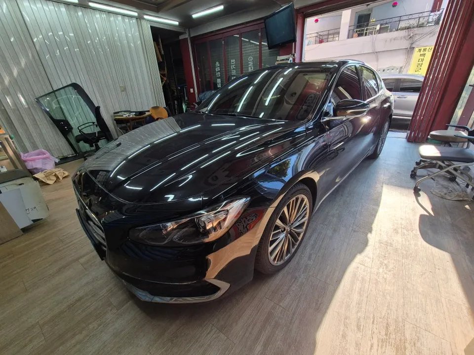 Hyundai Azeraのカーフィルム施工事例|費用目安と仕上がり 施工写真 2-1