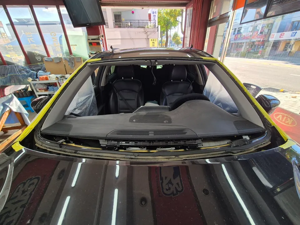 Hyundai Azeraのカーフィルム施工事例|費用目安と仕上がり 施工写真 2-3