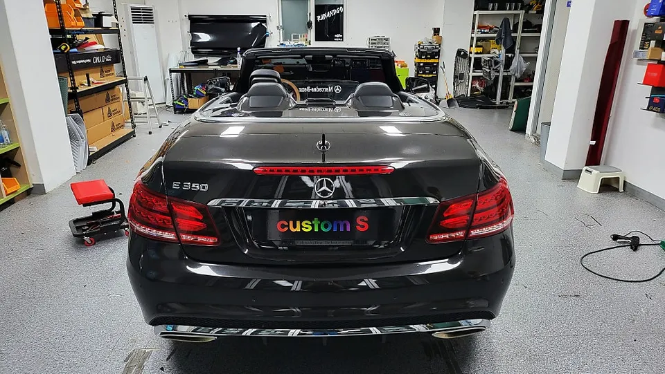 Mercedes-Benz E-Class W212 ambient lighting installation result
