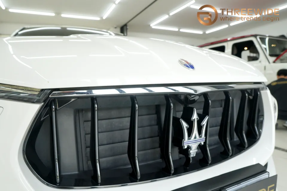 Maserati Levanteのカーラッピング事例|クロームdelete 施工写真 3-1
