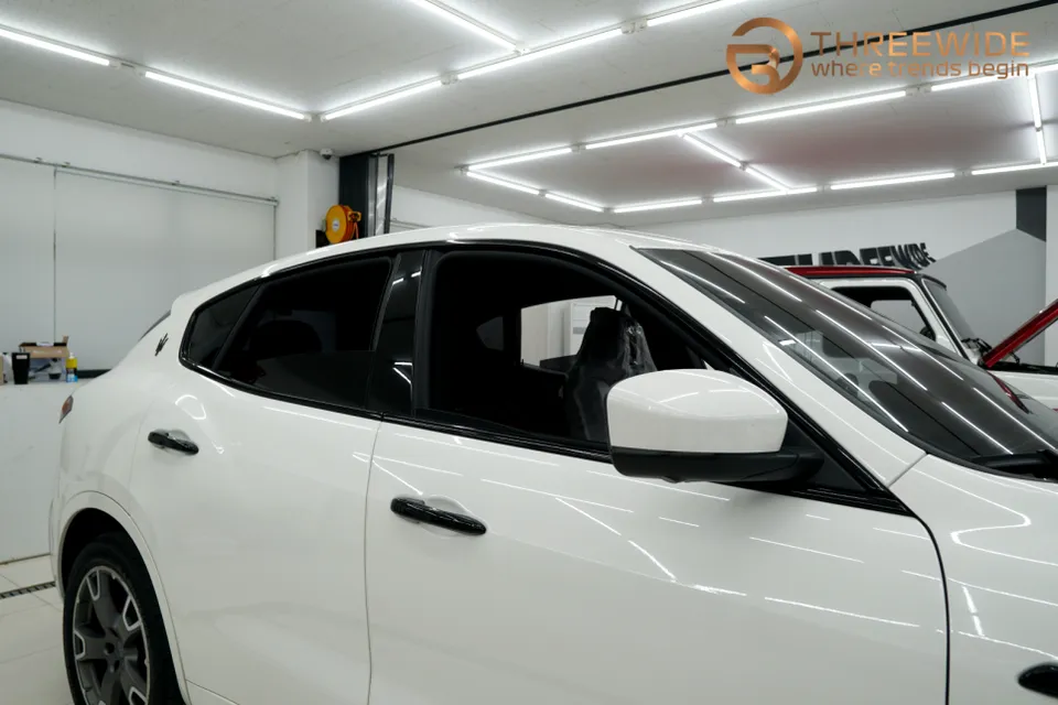 Maserati Levanteのカーラッピング事例|クロームdelete 施工写真 3-3