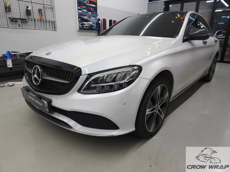 Mercedes-Benz Cクラスのカーラッピング事例|費用目安・仕上がり 施工写真 3-1