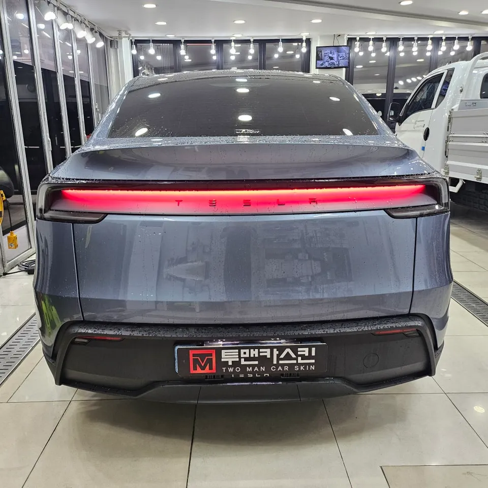 Tesla Model Y JuniperのPPF施工事例 施工写真 4-1