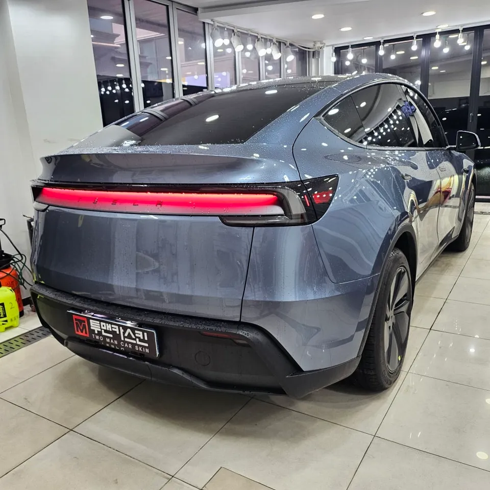 Tesla Model Y JuniperのPPF施工事例 施工写真 1-2